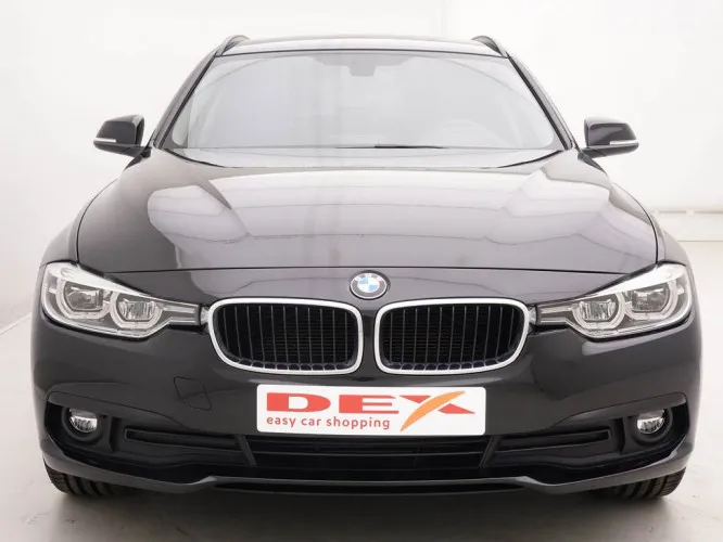 BMW 3 318d Touring + GPS + LED Lights + Leder/Cuir + Alu19 Image 2