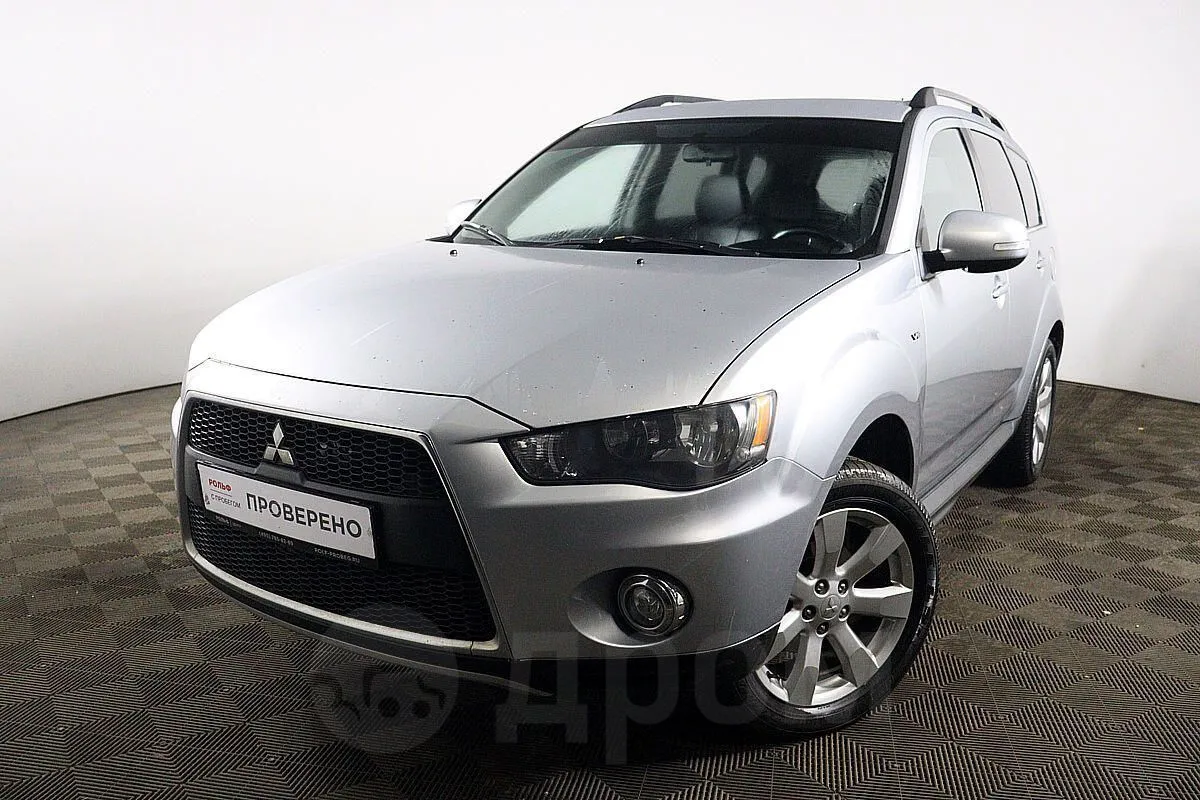 Mitsubishi Outlander Image 1